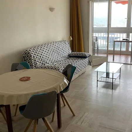 1 Face Aux Iles D'or Avec Parking, Port D'hyeres - Fr-1-335-182 Apartment *